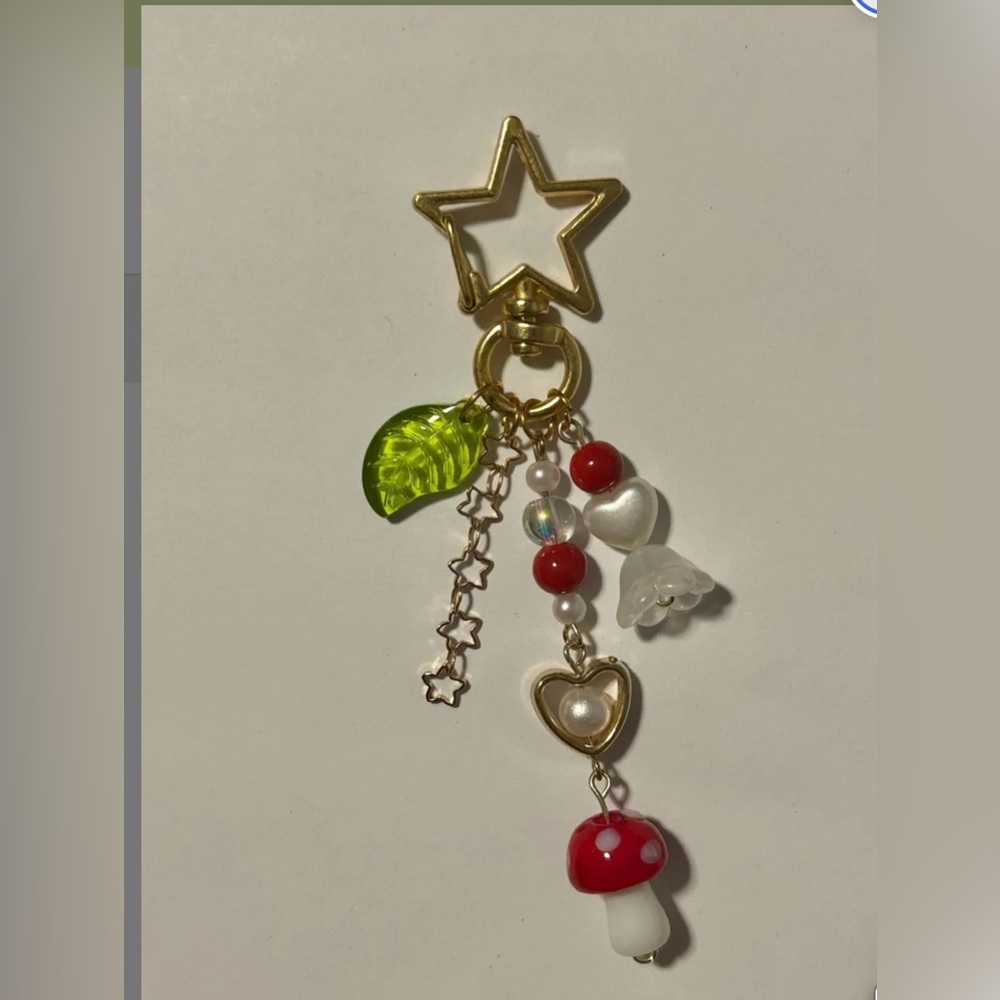 Mushroom star keychain